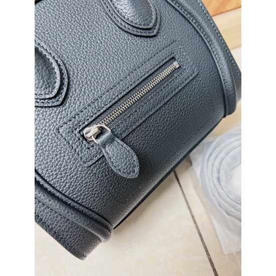 Celine Bags Top Quality 
Small size 20 * 20 * 8cm
Medium size 26 * 26 * 13cm
Large size 30 * 30 * 15cm