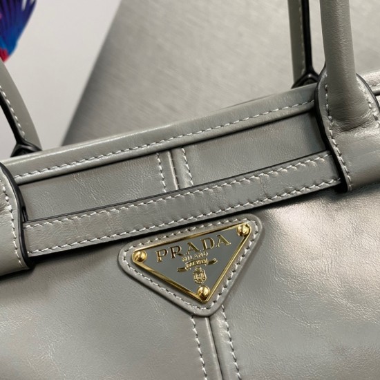 Prada Bags Top Quality
32x15.5x12cm