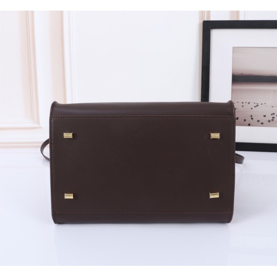 The Row Bags Top Quality
Small:26.20.18
Big:38.26.23