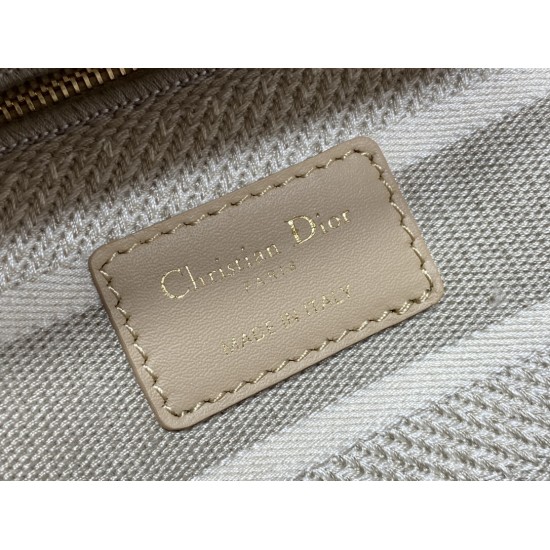 Dior Bags Top Quality
Five Grid