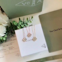 Van Cleef Jewelry Necklace