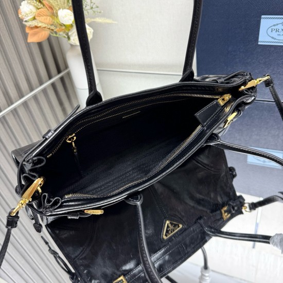 Prada Bags Top Quality
32x15.5x12cm