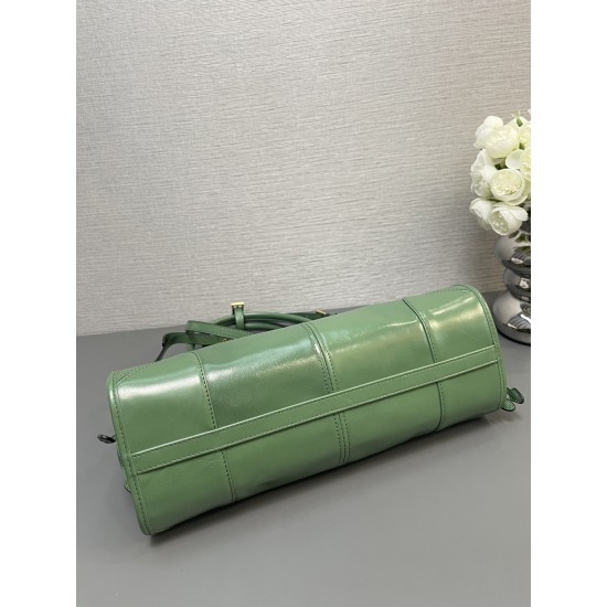 Prada Bags Top Quality
32x15.5x12cm