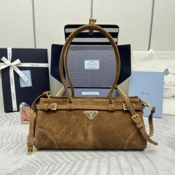 Prada Bags Top Quality
32x15.5x12cm