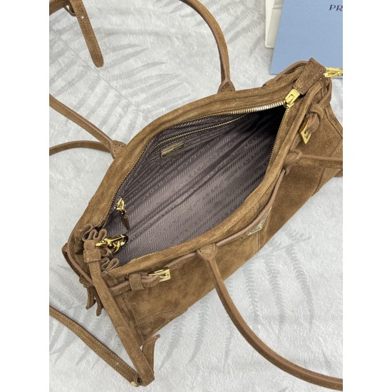 Prada Bags Top Quality
32x15.5x12cm