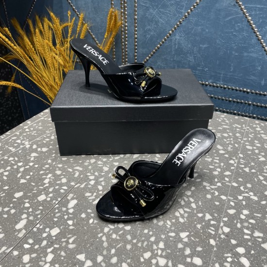 Versace Shoes Fashion shoes
 Top Quality