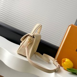 LV Bags Top Quality NANO DIANE
19*10.5*6