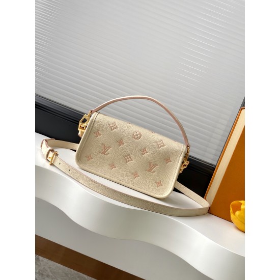 LV Bags Top Quality NANO DIANE
19*10.5*6