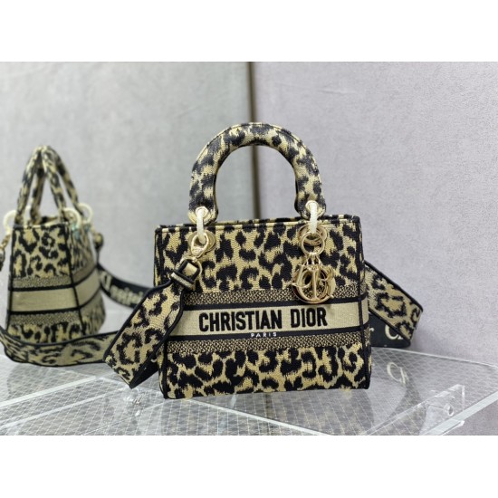 Dior Bags Top Quality
Five Grid