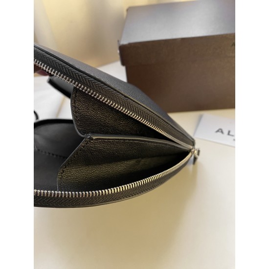 Alaia Love Bag Collection Top Quality
