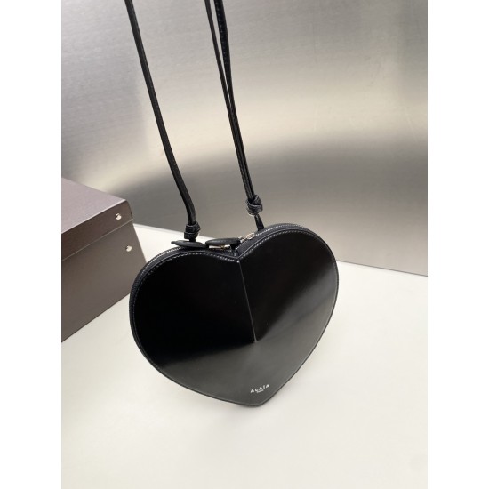Alaia Love Bag Collection Top Quality
