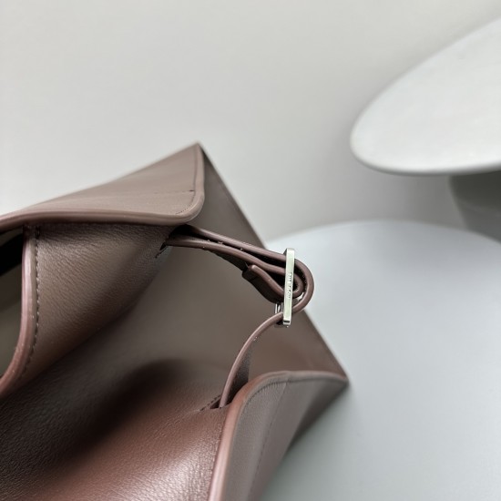 The Row Collection Top Quality
