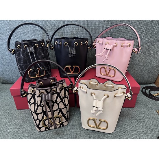 Valentino Collection Top Quality
