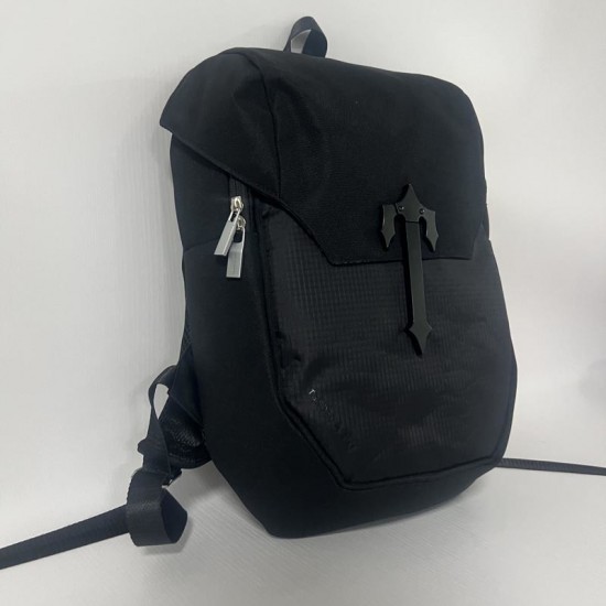 Black metal backpack7