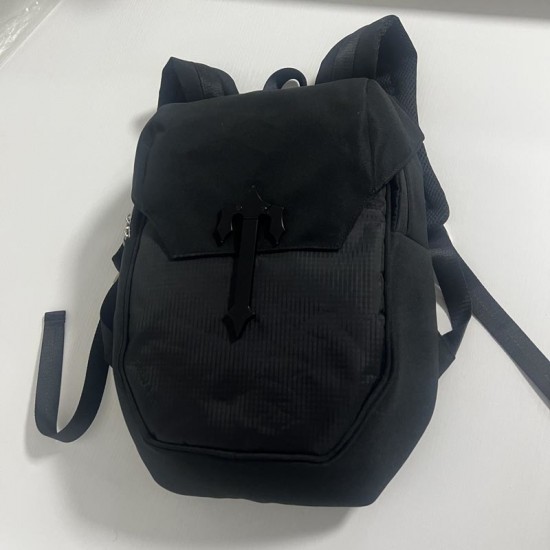 Black metal backpack7