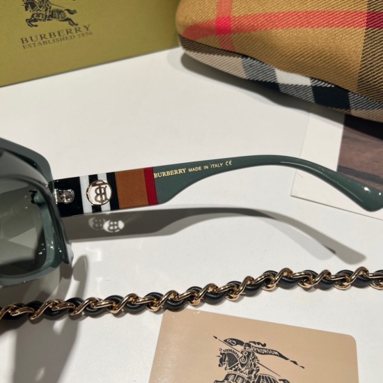 Burberry Glasses: Good Quality