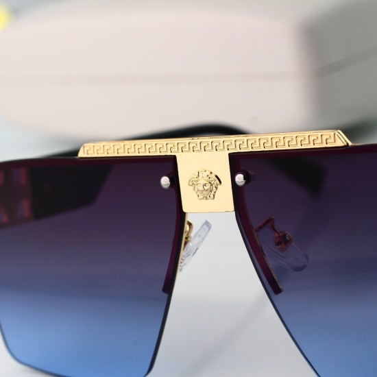 Versace Glasses: High Quality
