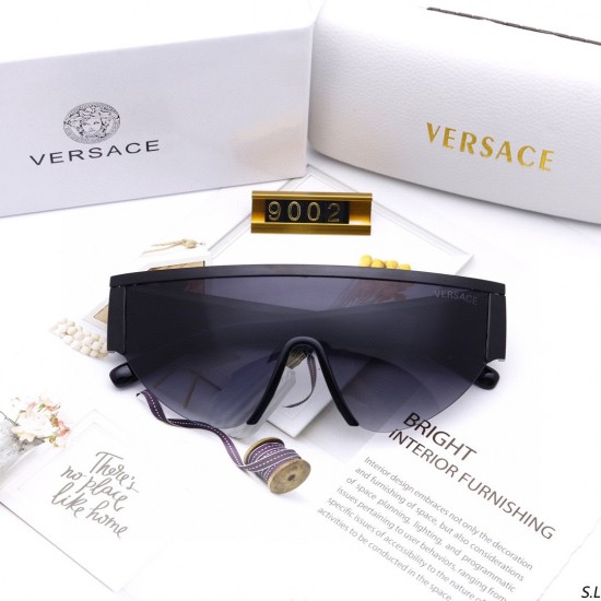 Versace Glasses: High Quality