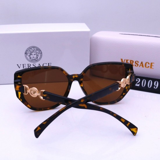 Versace Glasses: High Quality