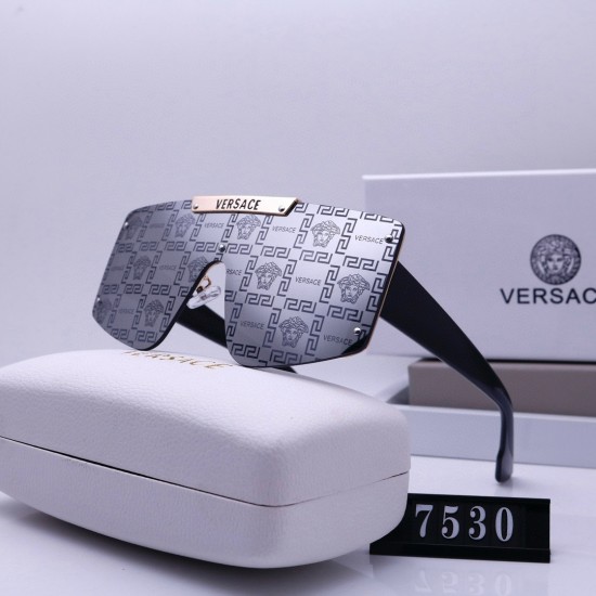 Versace Glasses: High Quality