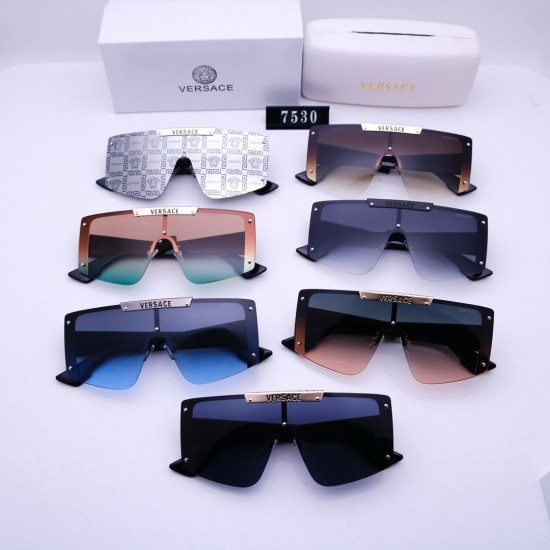 Versace Glasses: High Quality