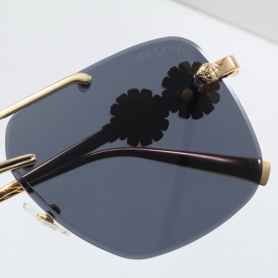 Versace Glasses: High Quality