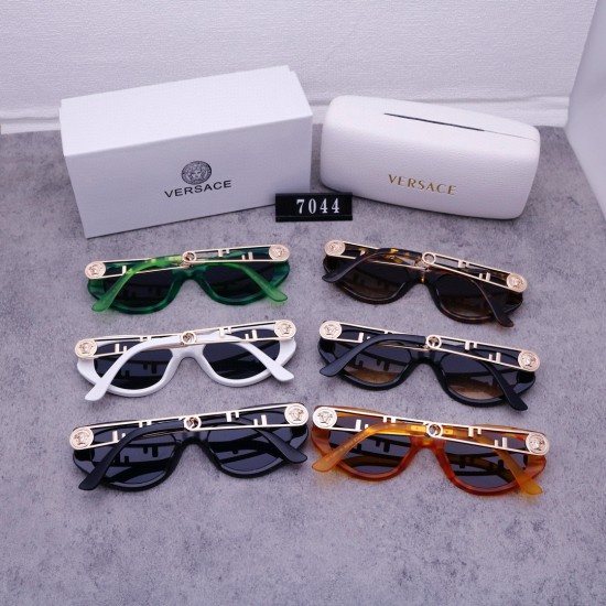 Versace Glasses: High Quality
