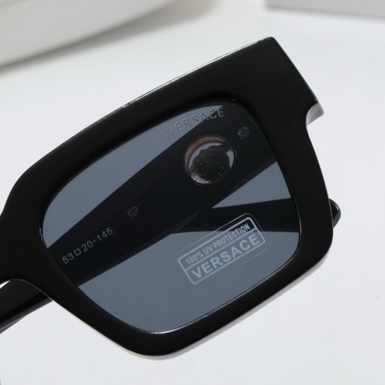 Versace Glasses: High Quality