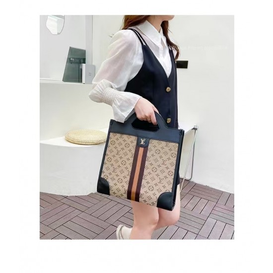 Good Quality Other Bags: Wallets, $30–$50