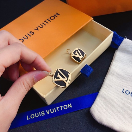 LV Jewelry Necklace: $20–$25 with box; $17–$22 without box