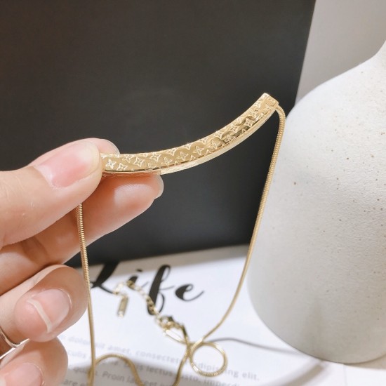 LV Jewelry Necklace: $20–$25 (with box); $17–$22 (without bo