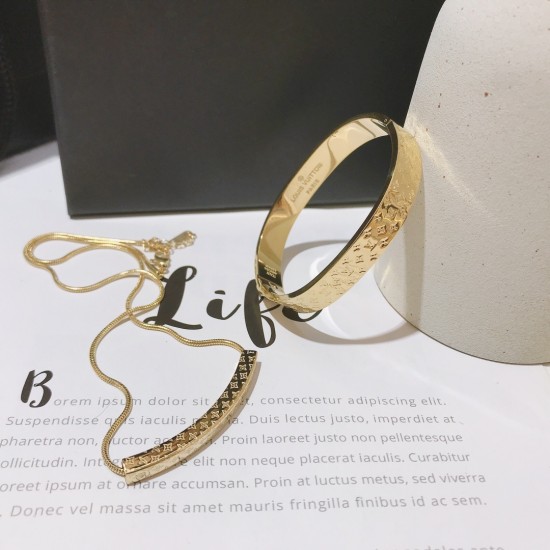 LV Jewelry Necklace: $20–$25 (with box); $17–$22 (without bo