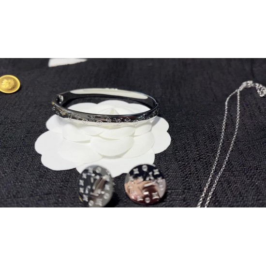 LV Jewelry Necklace: $20–$25 with box; $17–$22 without box