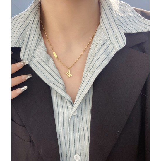 LV Jewelry Necklace: $20–$25 (with box); $17–$22 (without bo