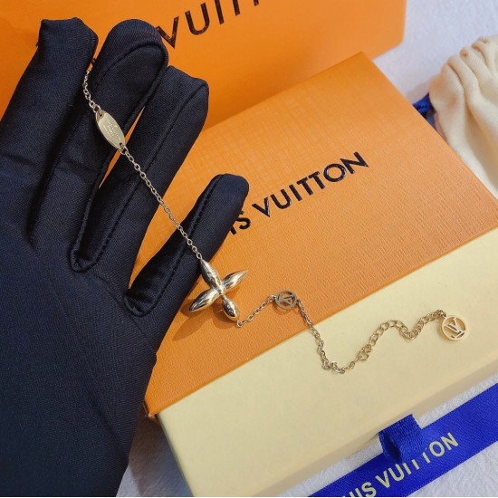 LV Jewelry Necklace: $20–$25 (with box); $17–$22 (without bo