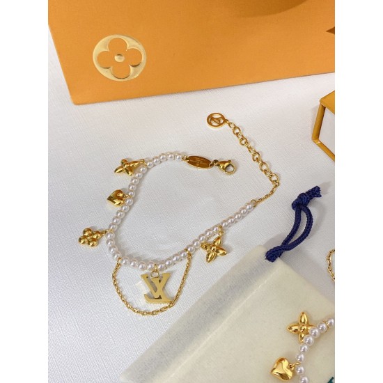 LV Jewelry Necklace: $20–$25 (with box); $17–$22 (without bo
