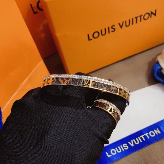 LV Jewelry Earring: $15 with box; $12 without box