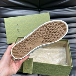 Gucci Shoes: Top Quality