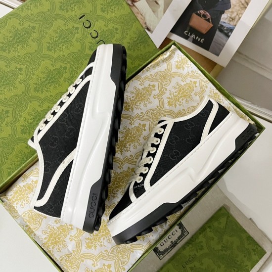 Gucci Shoes: Top Quality