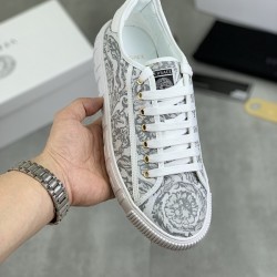 Versace Shoes: Top Quality