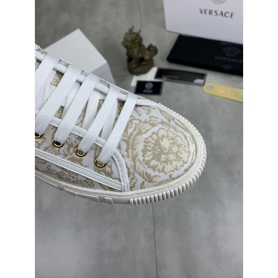 Versace Shoes: Top Quality