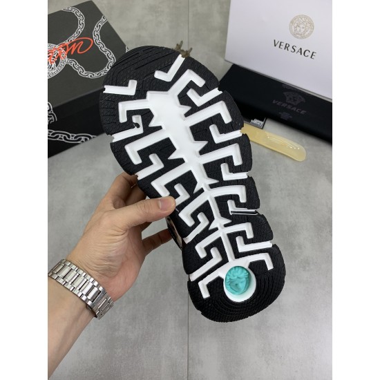 Versace Shoes: Top Quality