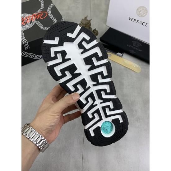 Versace Shoes: Top Quality