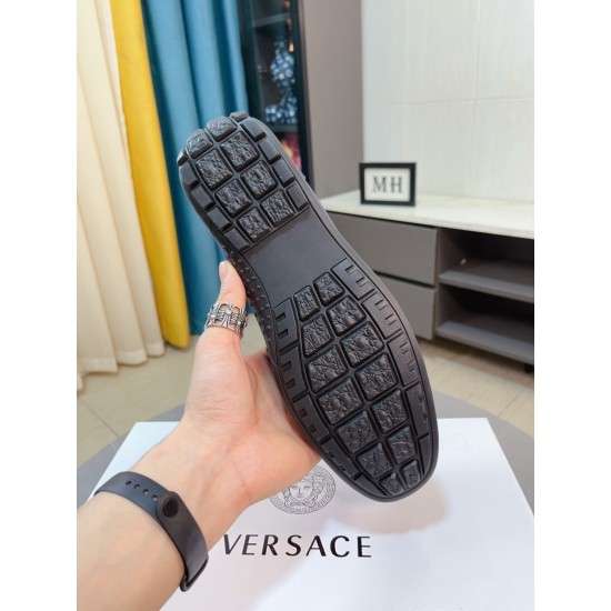 Versace Shoes: Top Quality