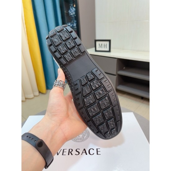 Versace Shoes: Top Quality