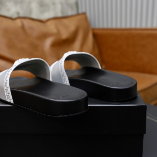 Versace Shoes: Top Quality