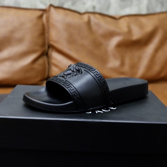 Versace Shoes: Top Quality
