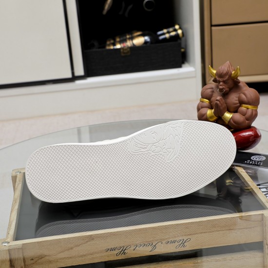 Versace Shoes: Top Quality