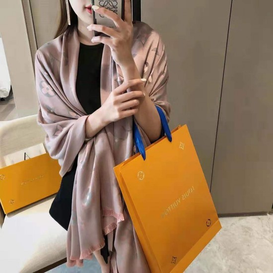 LV Scarf Good Quality