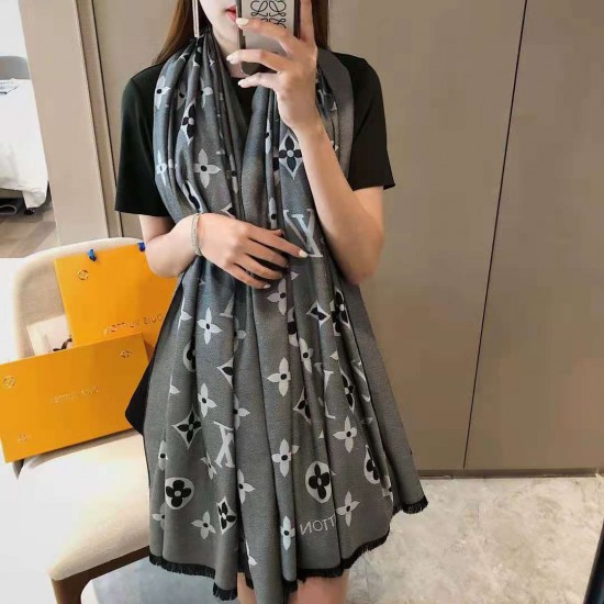 LV Scarf Good Quality